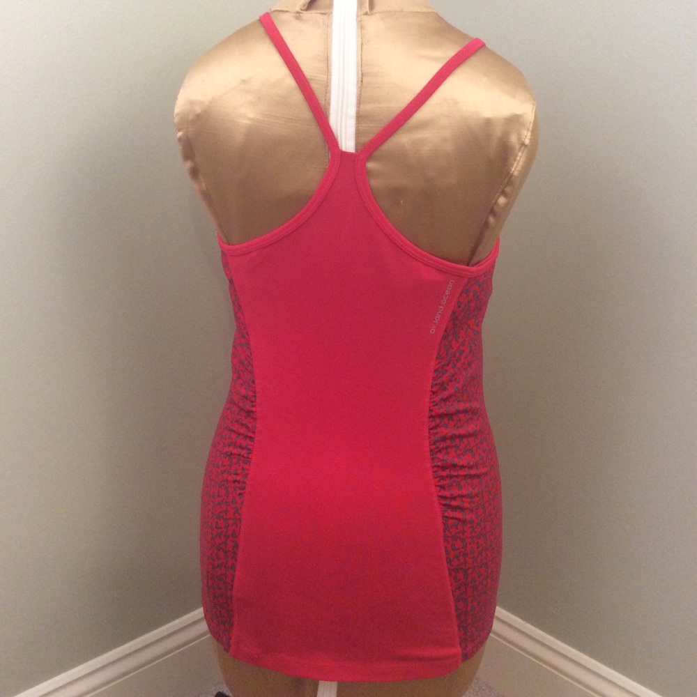 Alo Yoga “Poses” Print Red Racerback Tank Top RARE - Picture 4 of 8